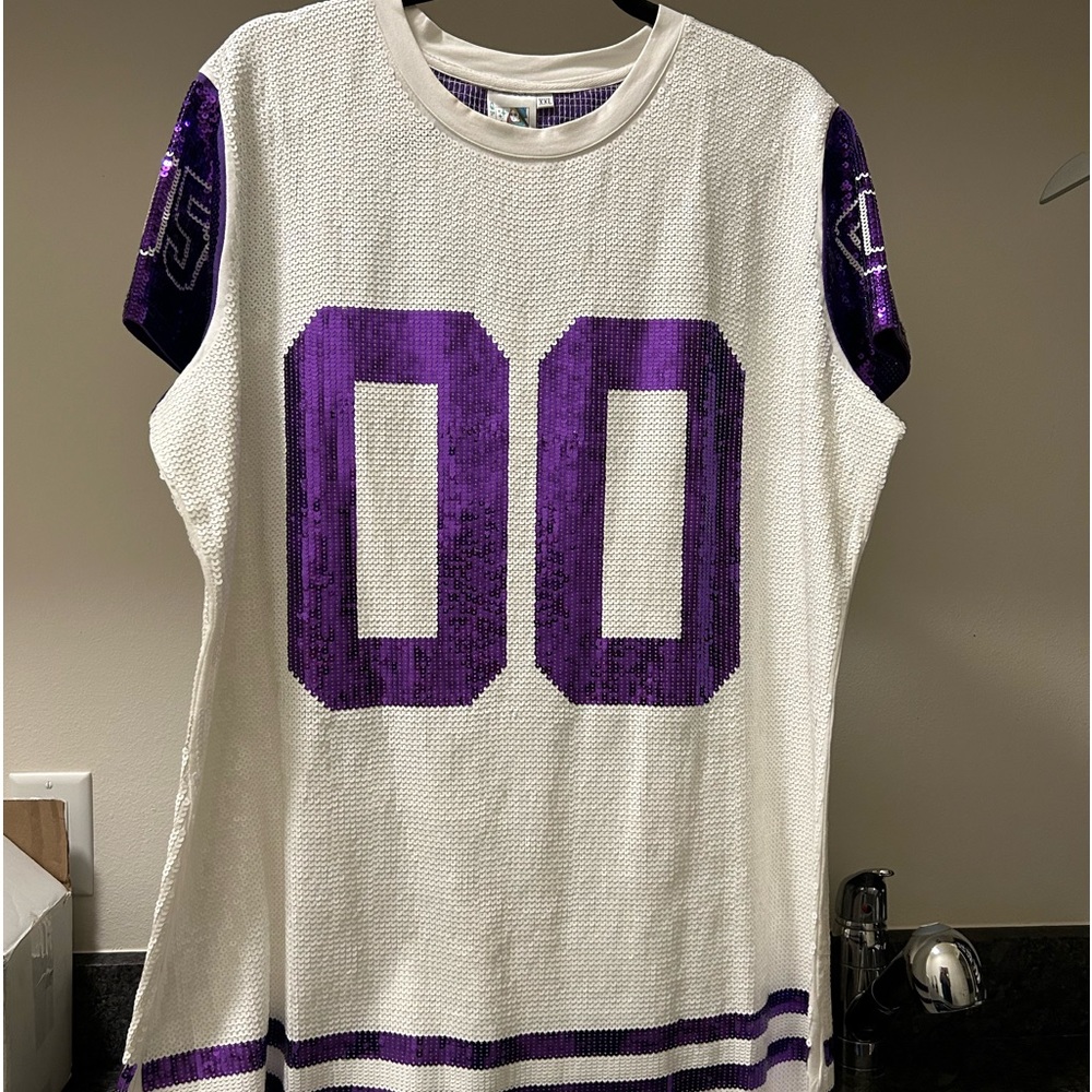 NWOT Queen of Sparkles